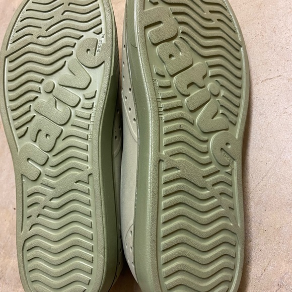 Mens M12 grey/green Native shoes - worn once - Picture 2 of 3